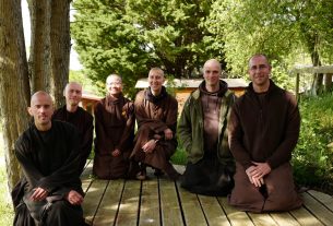 Монашеская жизнь учеников Тик Нат Хана: Учимся любить и жить