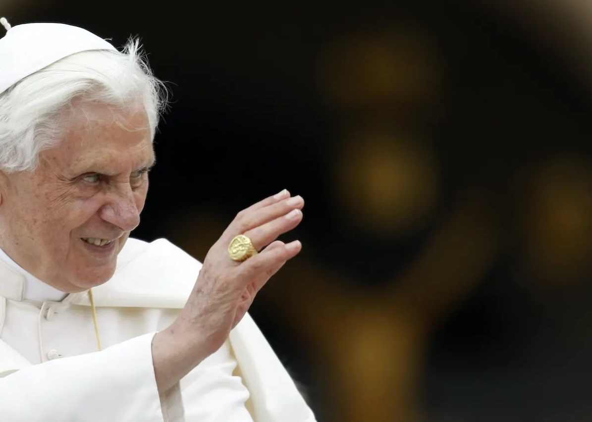 Папа Бенедикт XVI: Человек, который оставляет после себя наследие интеллектуального блеска и противоречий