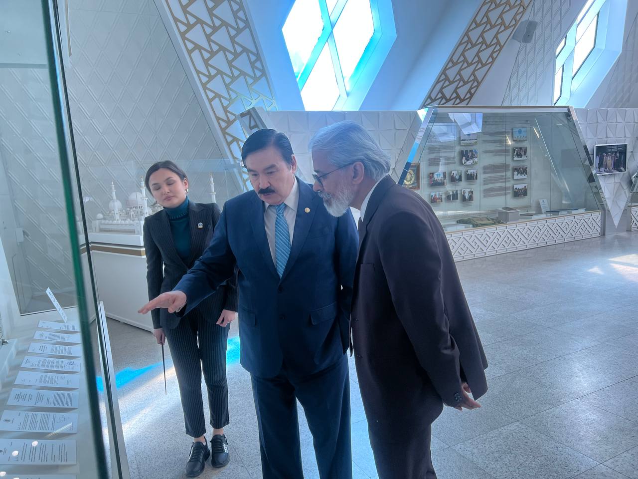 Состоялась встреча Председателя Правления Центра Назарбаева с Директором культурного центра Вивекананда