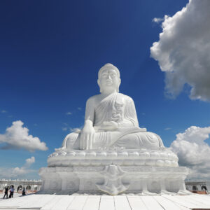 Хунта Мьянмы открывает гигантскую статую Будды, чтобы завоевать сердца и умы людей в ходе гражданской войны
